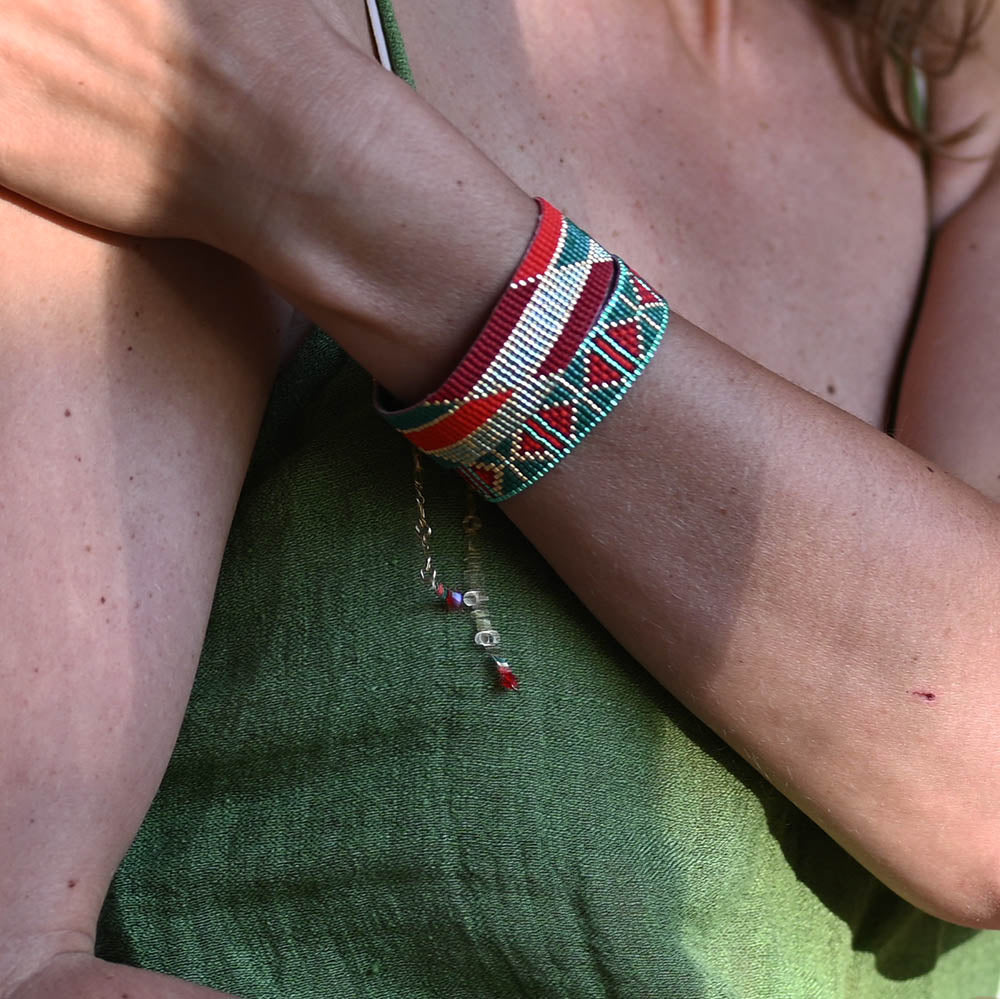 Naronna handmade woven Fatima Bracelet with colourful pattern