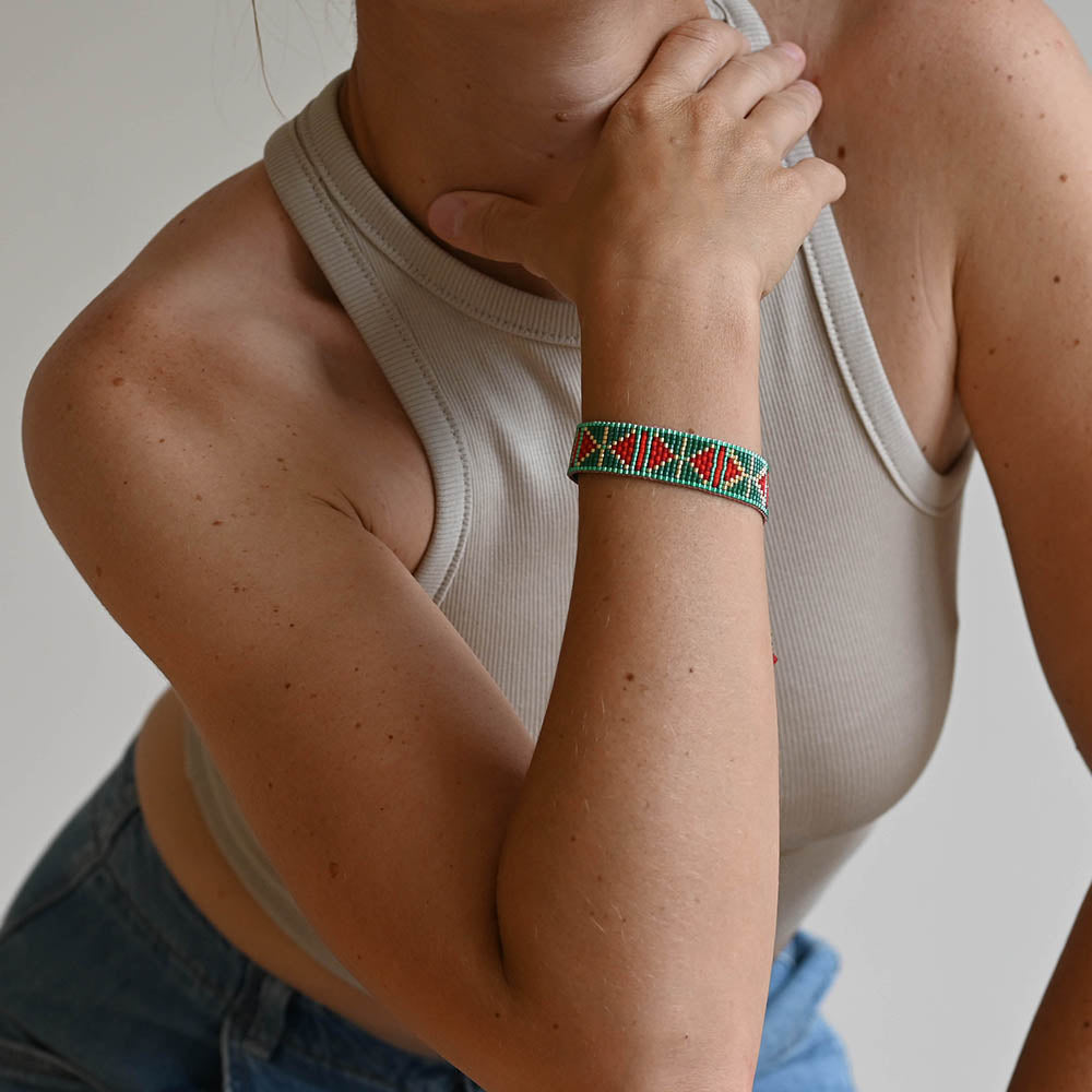 Naronna handmade woven Fatima Bracelet with colourful pattern