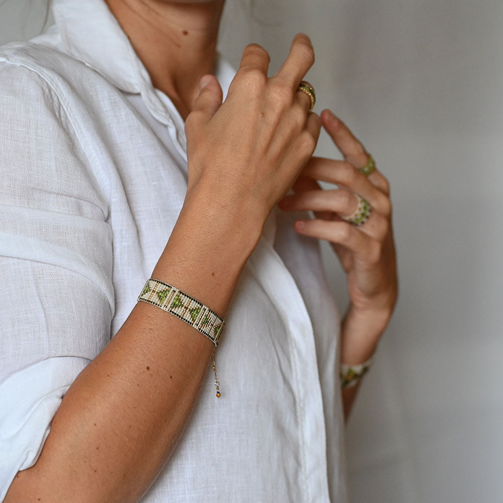 Naronna handmade woven Iris Bracelet with colourful pattern