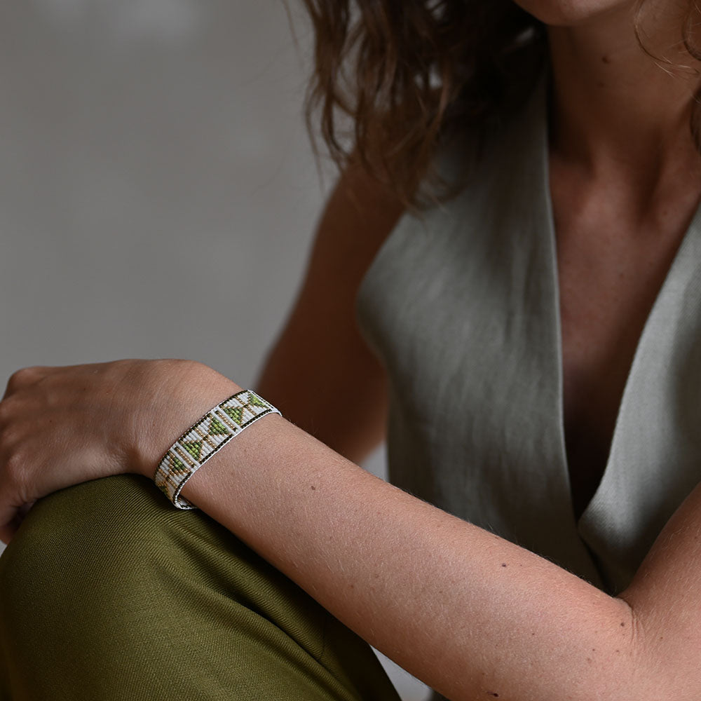 Naronna handmade woven Iris Bracelet with colourful pattern