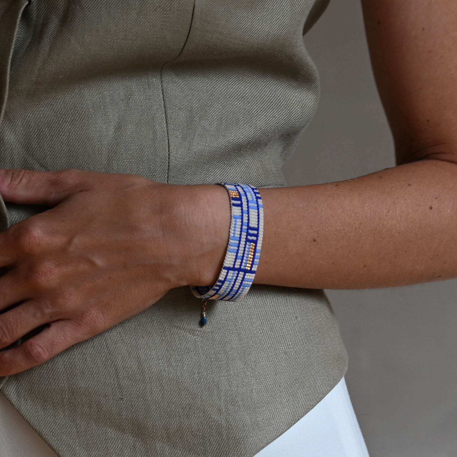 Naronna handmade woven Linus Bracelet with colourful pattern