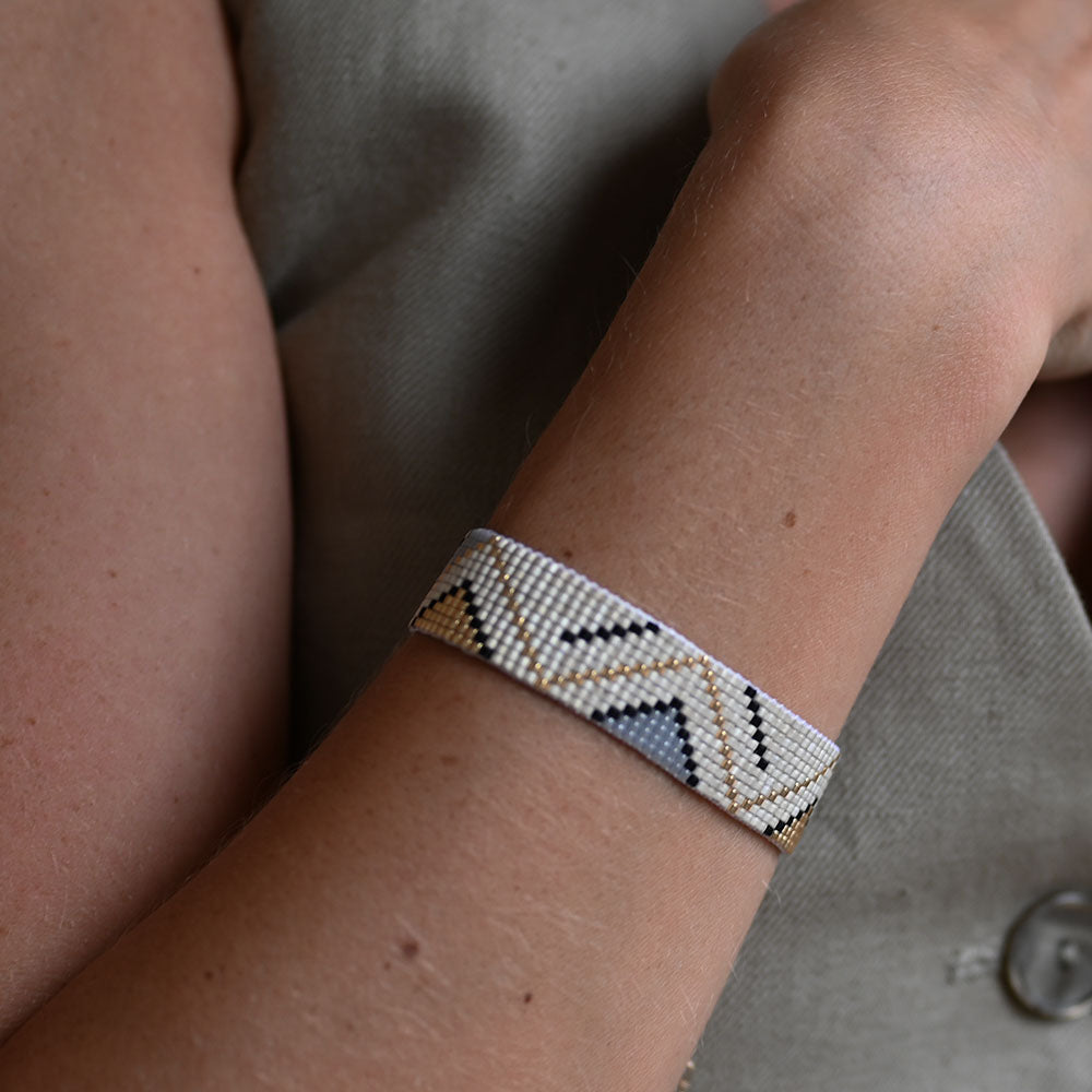 Naronna handmade woven Molly Bracelet with colourful pattern