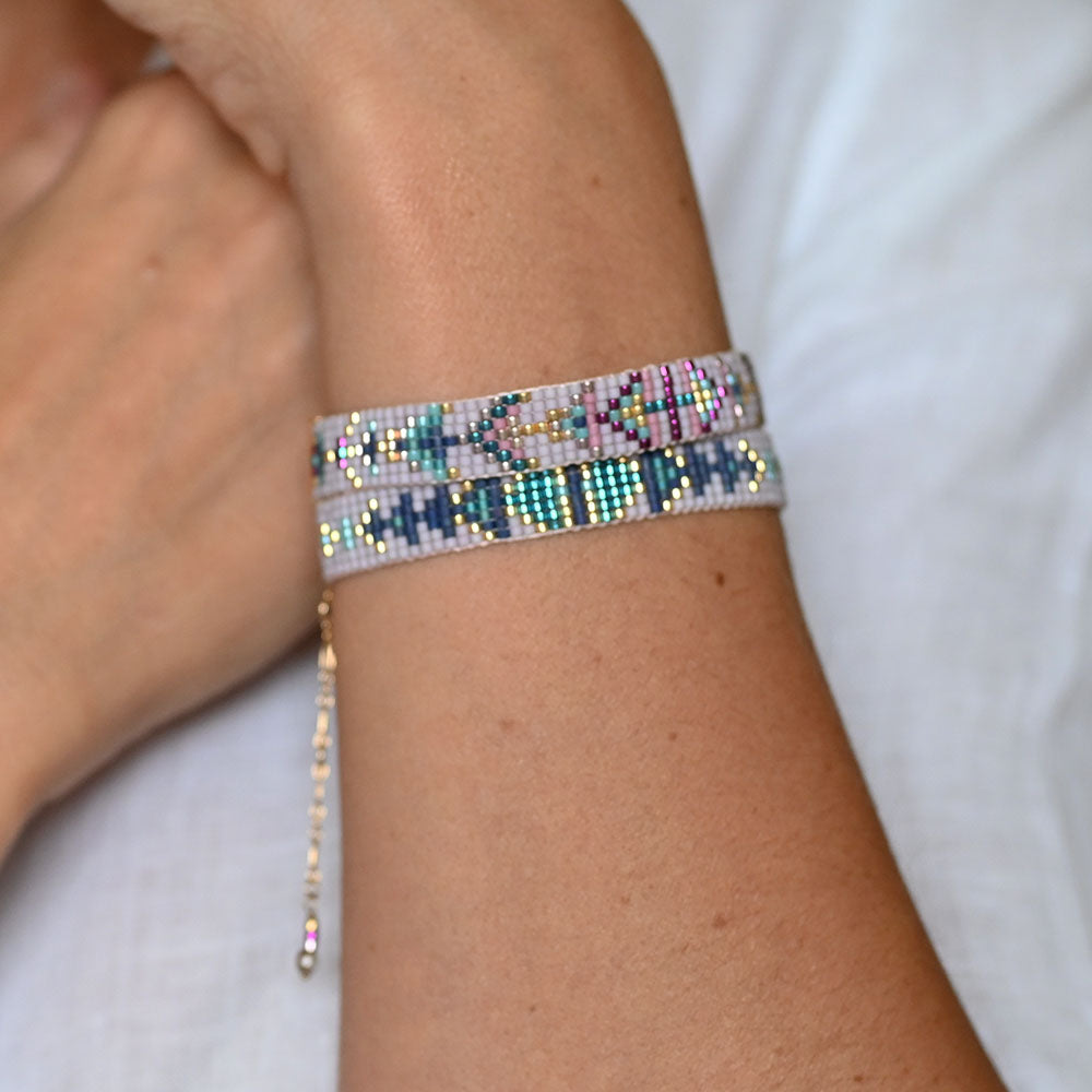 Naronna handmade woven Dream Bracelet with colourful pattern