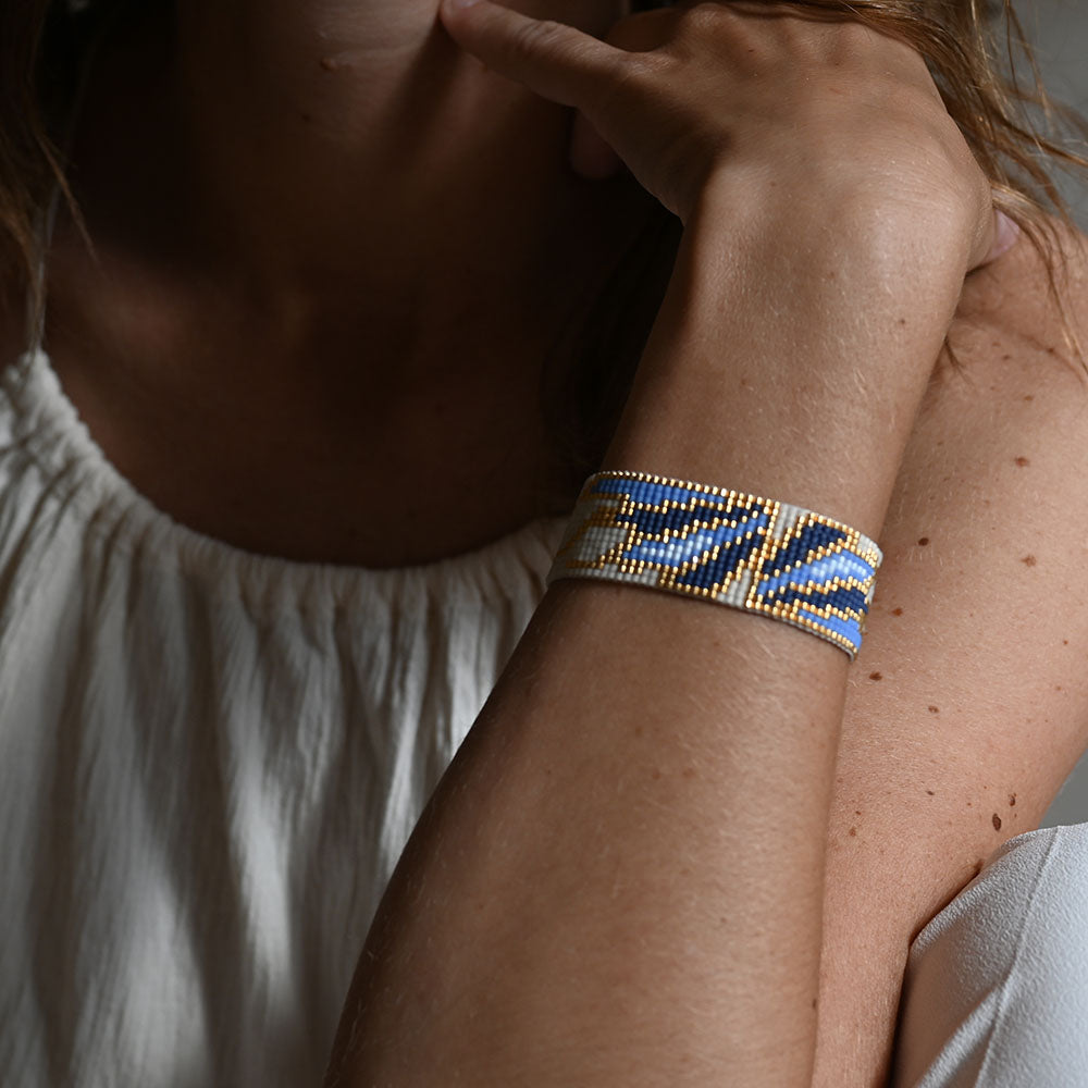 Naronna handmade woven Selene Bracelet with colourful pattern